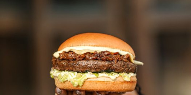 8oz Burgers Box For 4 For Rs.3799 2 