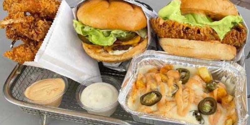 Burger Boss Boss Duo Handy Burger Box For Rs.1400 2 