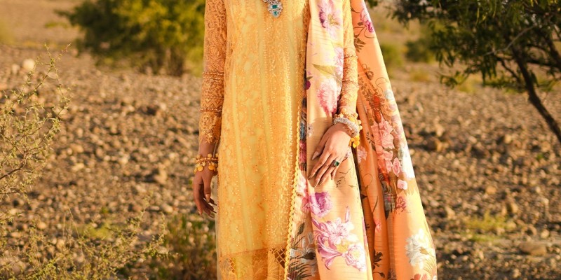 Sana Safinaz Pakistan Day Sale! Up to 50% OFF 2 