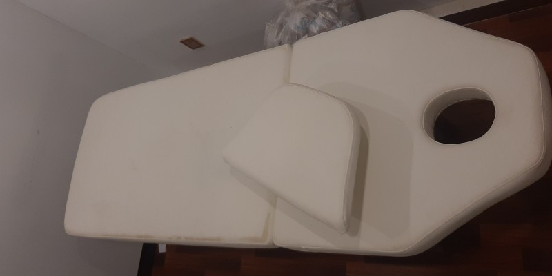 Facial Bed Massage therapy bed image 2