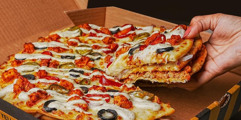 Yellow Taxi Pizza Co. Mega Value Deal 2 For Rs.995/- 2 