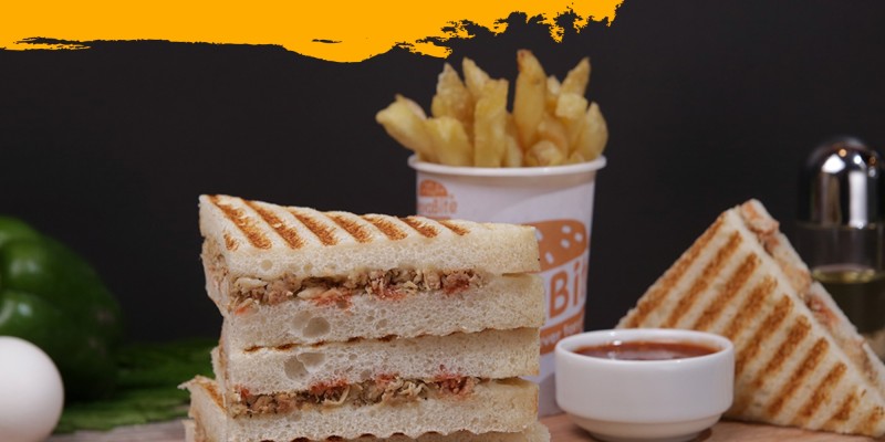 Havabite Hot Deal 9 (2x Zinger Burger 2x Crispy Broast (Leg) French Fries Coleslaw Drink 1.5 Ltr) For Rs.2020/- 2 
