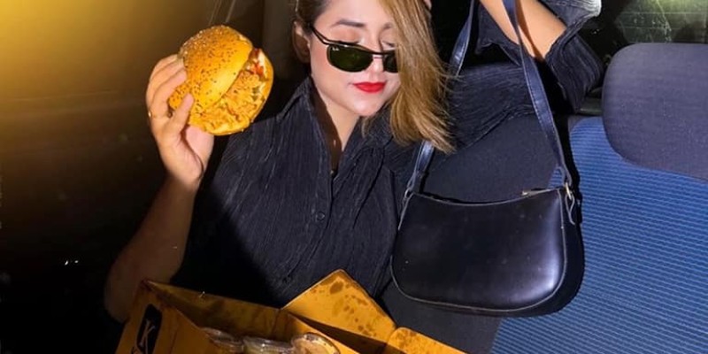 Kaybees Value Treat Box 1 For Rs.1920/- 2 