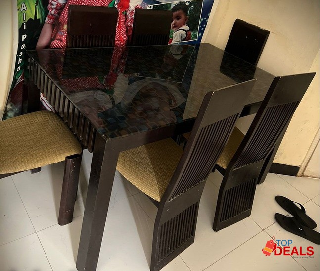 Dinning Table with chairs image 1