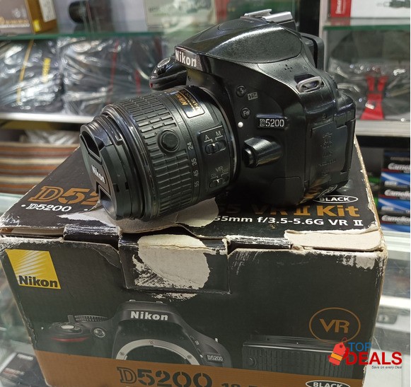 Nikon D5200 DSLR Camera (AF-S 18-55mm VR Lens) image 1