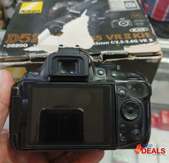 Nikon D5200 DSLR Camera (AF-S 18-55mm VR Lens) image 2