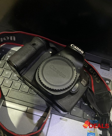 Canon EOS 60D with 18-135 lens image 5