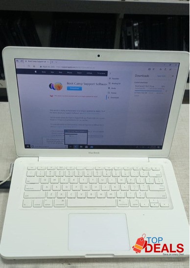 Apple MacBook (13-inch, Late 2009) Core 2 Duo Laptop | 4GB RAM | 500GB image 1