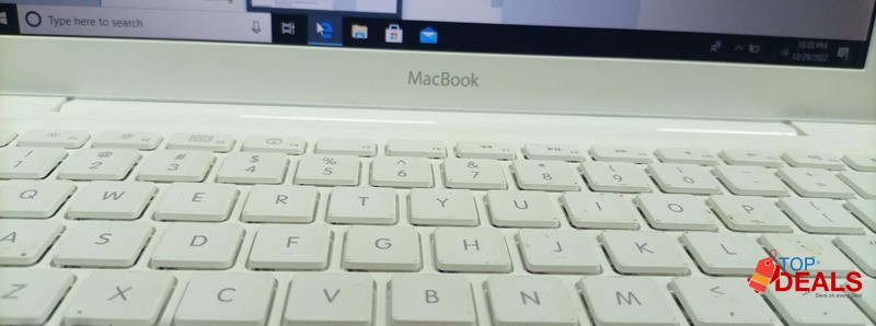 Apple MacBook (13-inch, Late 2009) Core 2 Duo Laptop | 4GB RAM | 500GB image 3