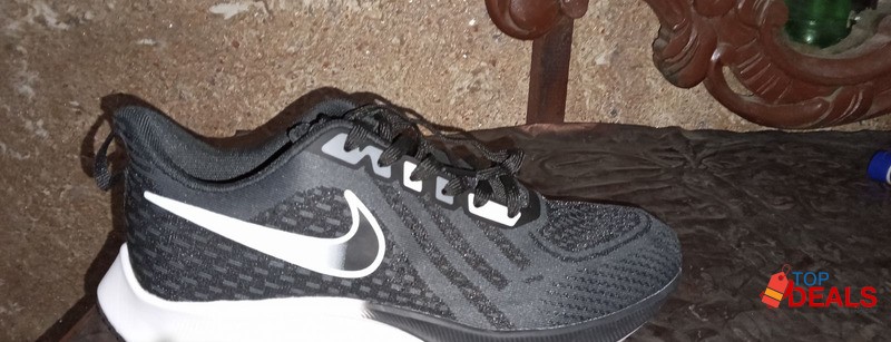 Nike runner shoe image 2