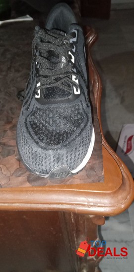 Nike runner shoe image 3