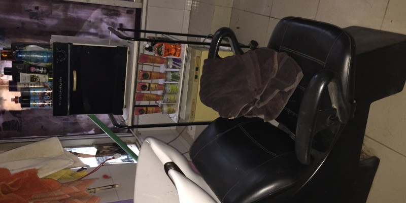 Hair studio Urgent sale image 3