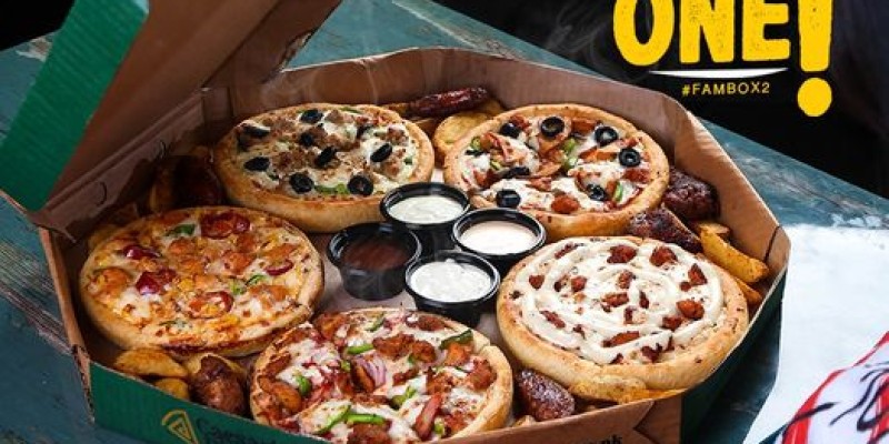 Caesar's Pizza Thin Intro Deal 1 For Rs.1399 3 