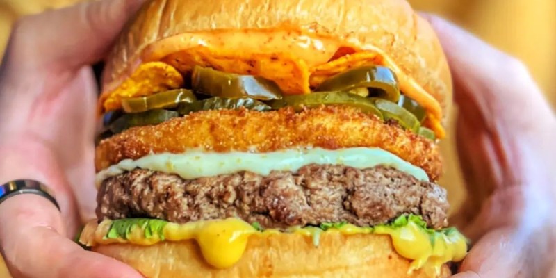 Burger O'Clock Cricket Craze Deal 1 For Rs.699/- 3 