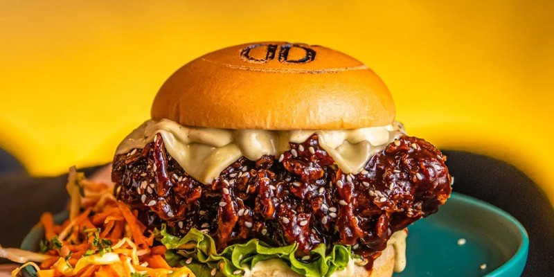 8oz Burgers Kids Nuggets Meal For Rs.675/- 3 