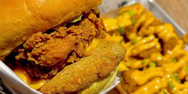 Clucky's Solo Deal 1 For Rs.799/- 3 