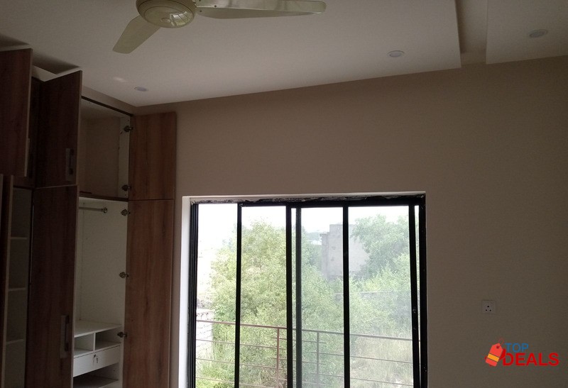 North Banigala Brand New 6 Marla front open to Green belt lake view image 2