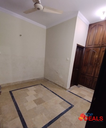 10 Marla Ground portion without car porch image 7