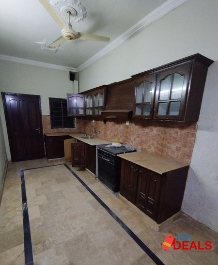 10 Marla Ground portion without car porch image 8