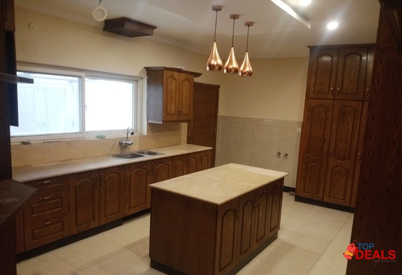 F6/3 ideally located newly renovat Big garden image 4