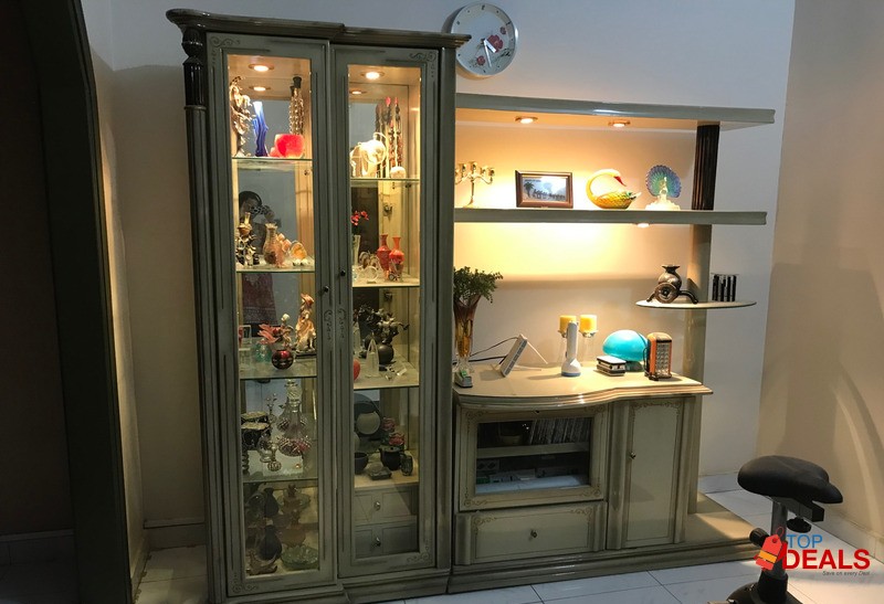 Dining/Lounge Showcase (USED) image 1