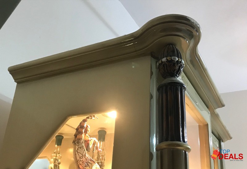 Dining/Lounge Showcase (USED) image 2