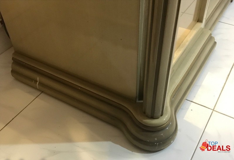 Dining/Lounge Showcase (USED) image 7