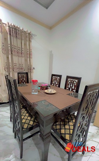 6 seater Dining Table image 4