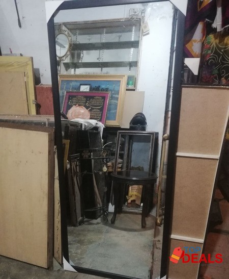 Mirror black border image 1