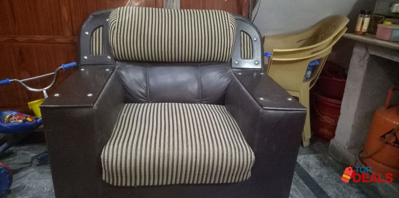 123 sofa set in good condition image 1