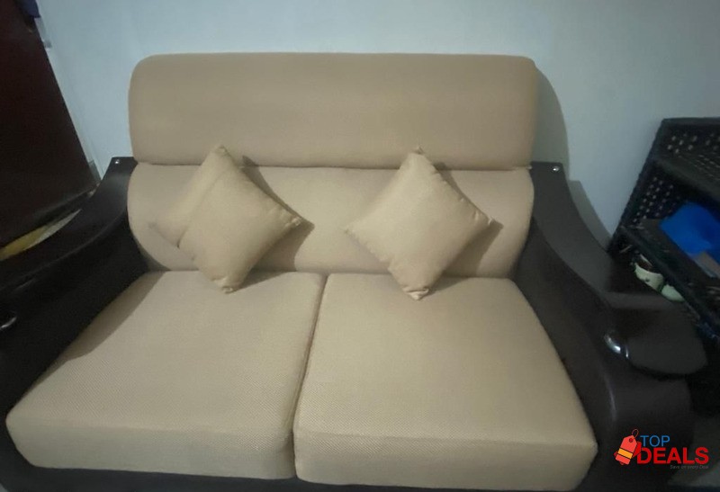 New 6 Seeter Sofa Unique Style With Glass Table image 1