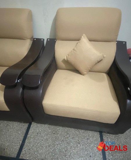 New 6 Seeter Sofa Unique Style With Glass Table image 6