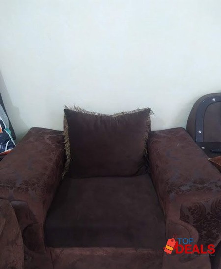 3 2 1 sofa in good condition image 2