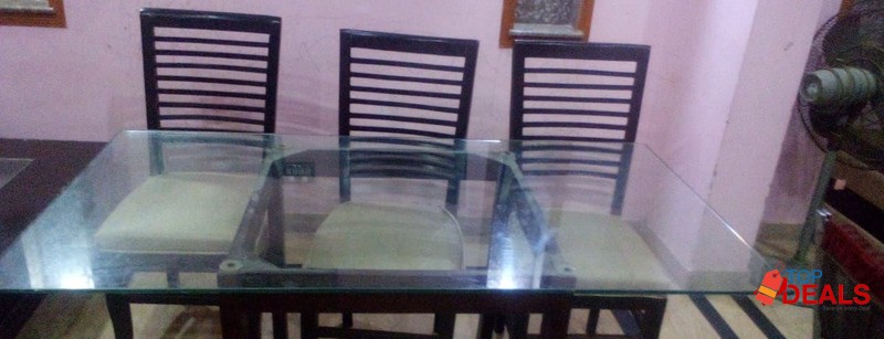 Dining Table with 6 chairs image 3