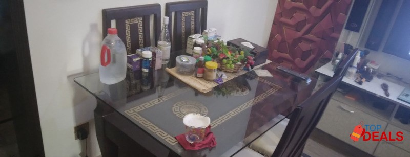 Dinning Table with 4 chairs. image 2