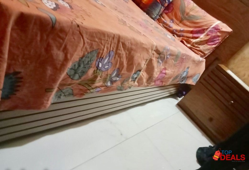 Designer bed set with 2 side tables 100% pure wooden only 6 month use image 3