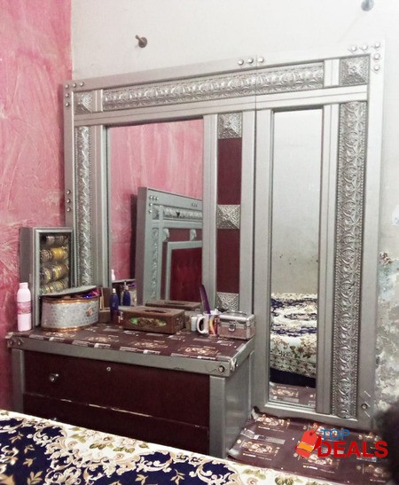 Bed, dressing table , side table, showcase almirah image 1