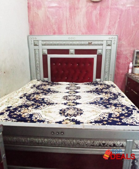 Bed, dressing table , side table, showcase almirah image 4