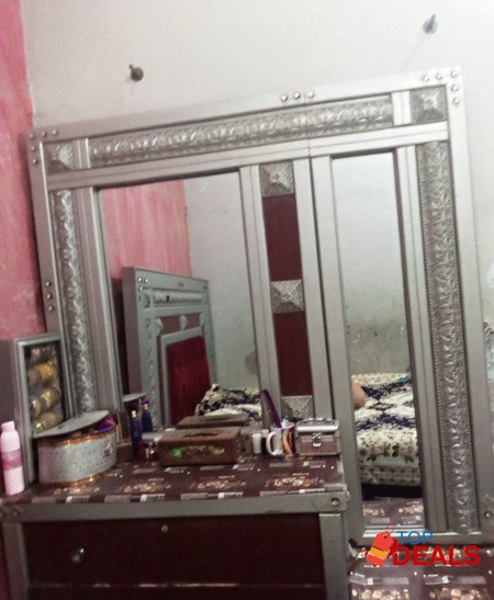 Bed, dressing table , side table, showcase almirah image 6