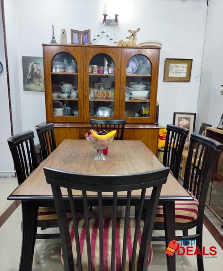 Dinning table with 6 chairs image 1
