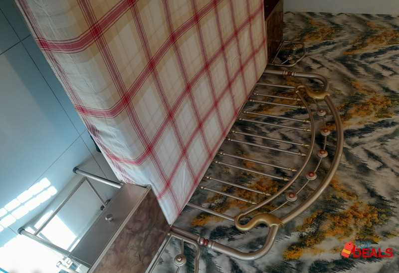 Double bed set Iron used with deco paint image 1