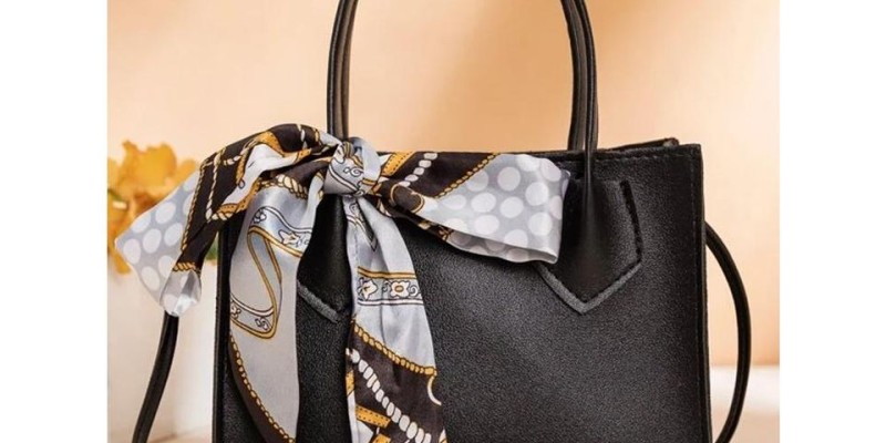 Join Bagallery in the Grand Celebration of Pakistan Day with FLAT 50% OFF & Above site wide 4 