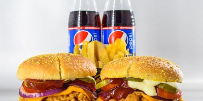Chicago Burger Factory offer Deal 5 For Rs.1899/- 4 