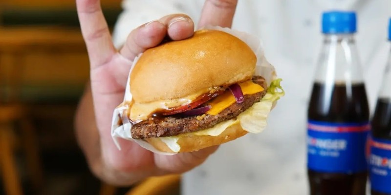 Burger O'Clock Mighty Deal 1 For Rs.699/- 4 