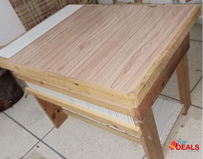New Made Table Without Paint. نیا بنا ہوا ٹیبل بغیر پینٹ کے
