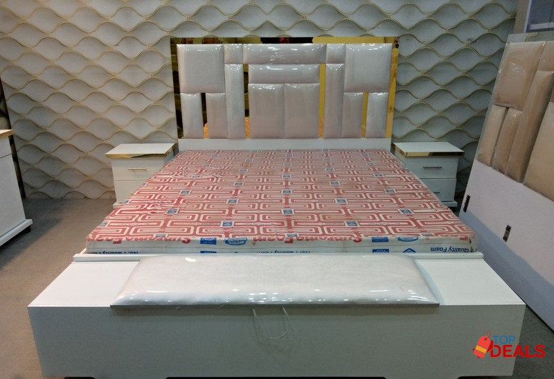 White acrylic bed room set